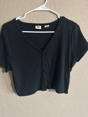 Levi’s crop top